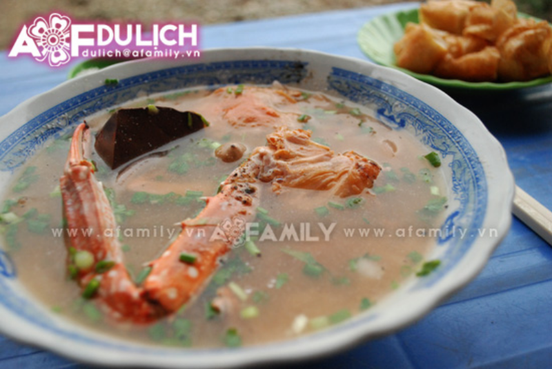 Ảnh của Bánh canh ghẹ Cầu Bông: Ghẹ là món ăn chính