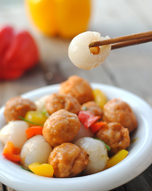 Ảnh của Gà viên xào vải thơm thơm ngòn ngọt